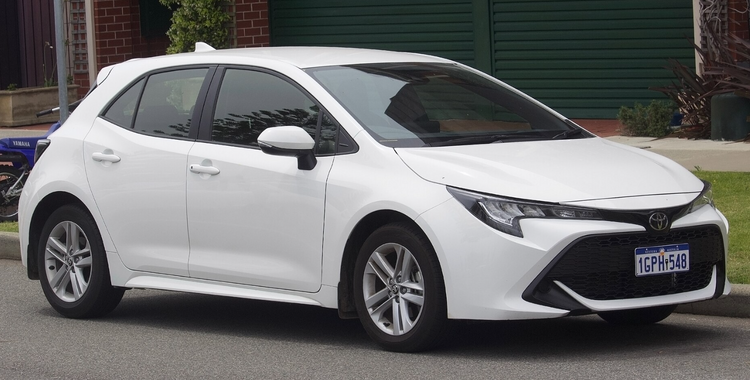 TOYOTA COROLLA AURIS E210