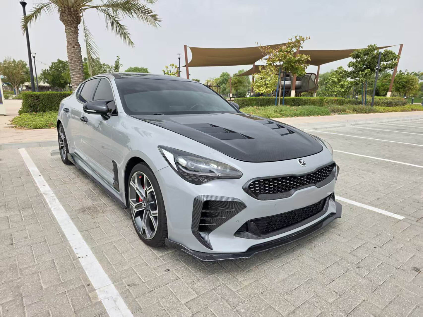 Kia Stinger AM Type vented hood