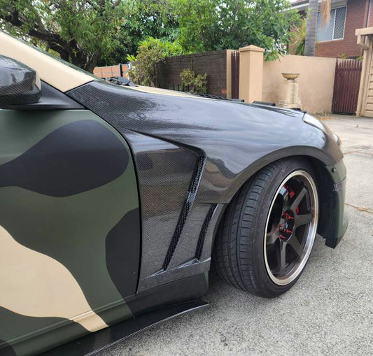 Infiniti Skyline CPV35 G35 EPA Design V1 front fender (No upper vent)