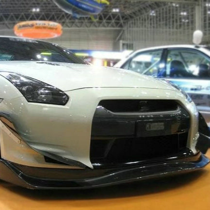 Nissan R35 GTR (Early) AM Style Front Lip with undertray