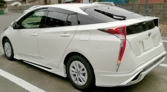 Toyota ZVW5# Prius MC before (2015.12~2018.11) MOD Style Front Side Skirt