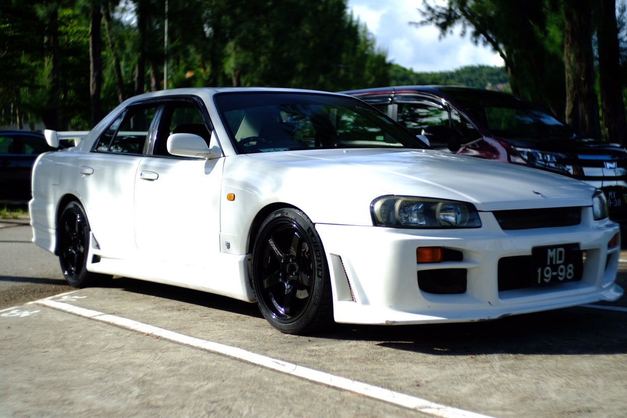 Nissan Skyline R34 HR34 4 Door Sedan TT Style Side skirt