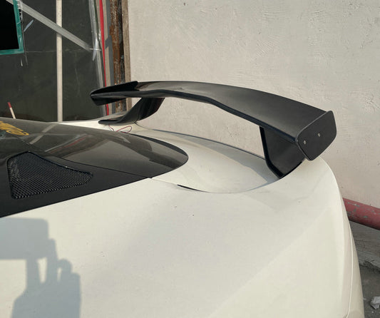 Share an original Lotus EVORA carbon fiber rear wing