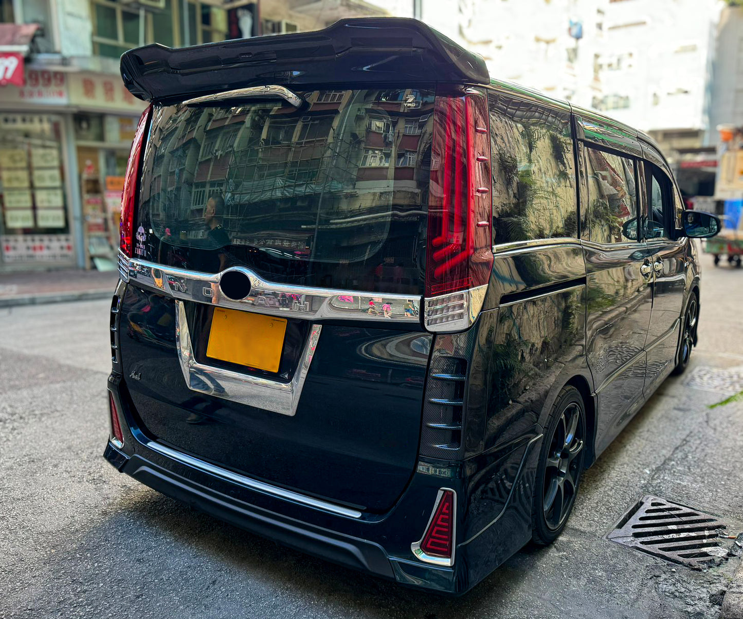 Toyota Noah Voxy ZS 80 2014-2021 SBL Type Rear spoiler