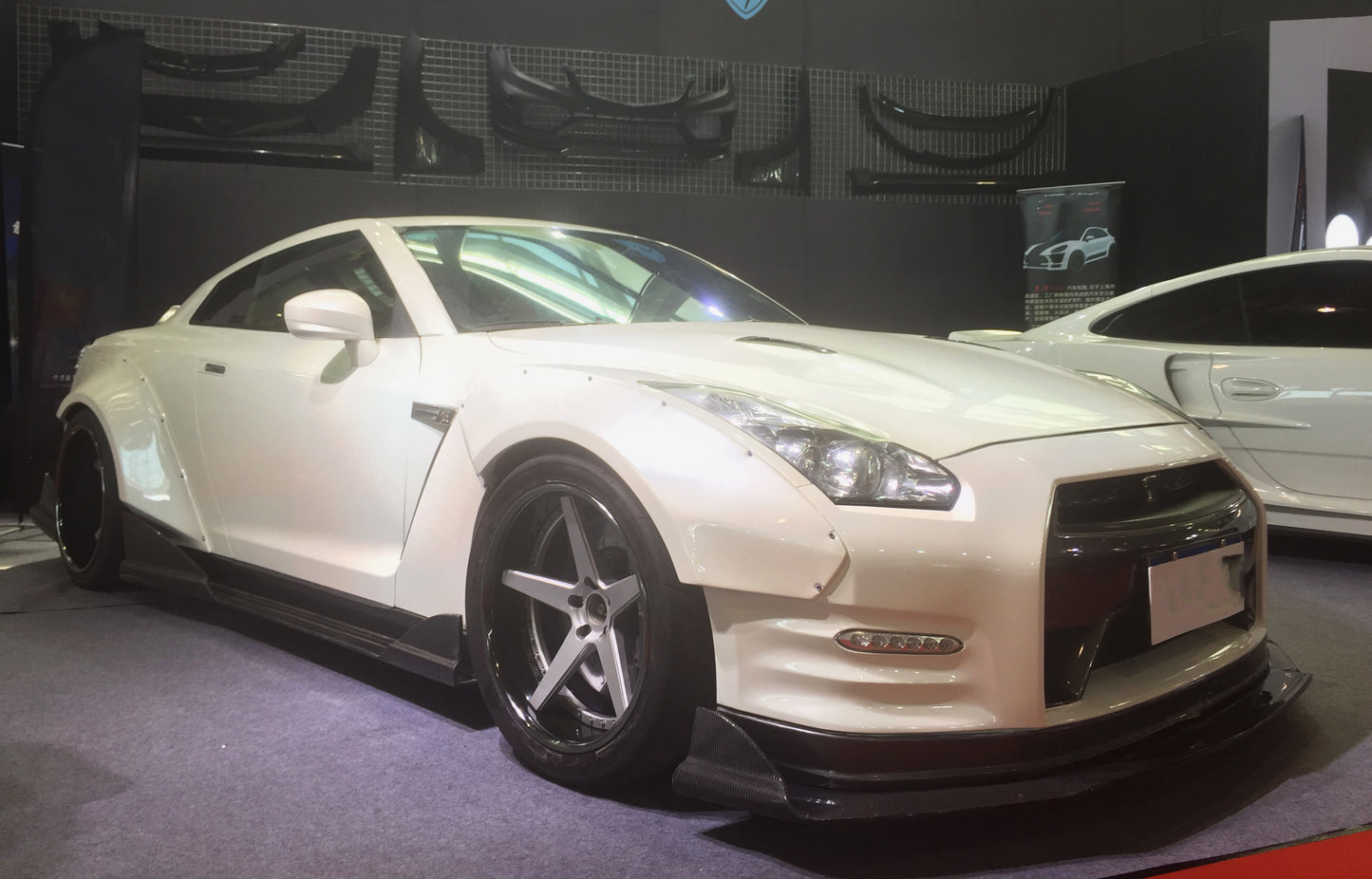 Nissan GTR R35 TP-Style Front Lip