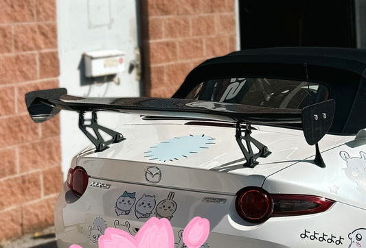 Universal GT spoiler (Length 136cm, Height 17cm)