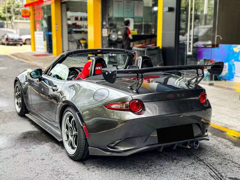 Universal GT spoiler (Length 136cm, Height 17cm)