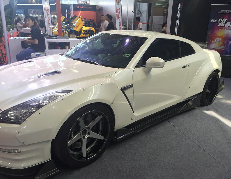 Nissan GTR R35 TP-Style Front Fender Set