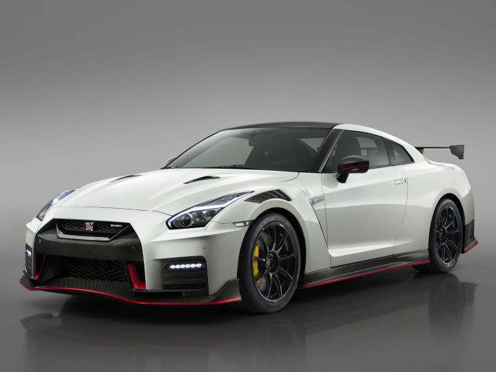 Nissan R35 GTR 08-17 NIS Style front vented fender pair