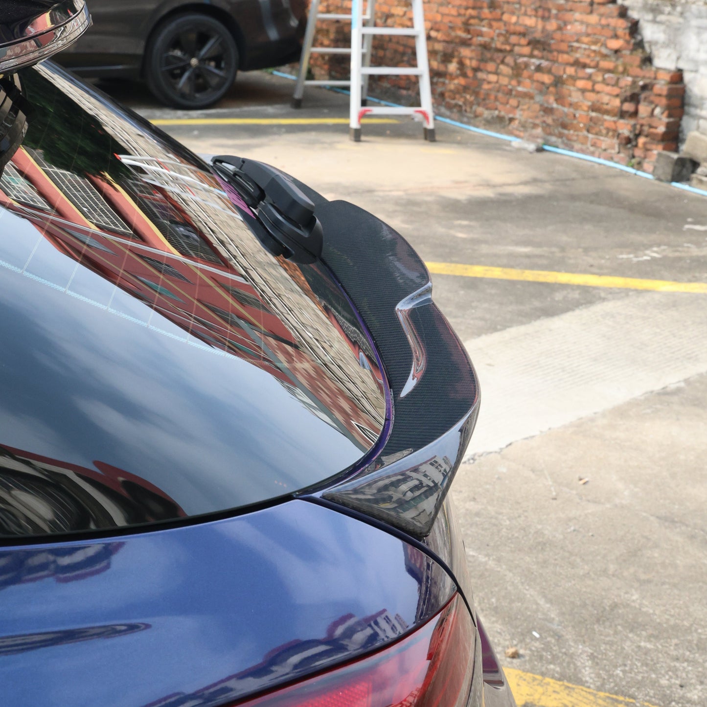 2022 Genesis G70 facelift Hyperblade rear middle spoiler