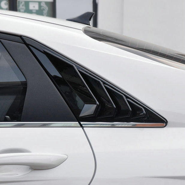 Hyundai 21+ Elantra/Avante OE Type Rear Window Louver (Pre-facelift) (Gloss black)